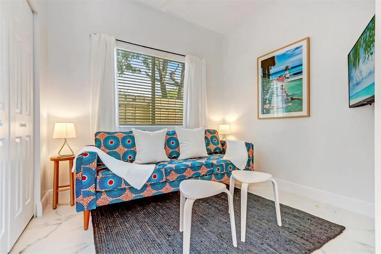 Artease 2 -largest, Stylish, Peloton Bike, Near Wynwood Walls & Restaurants Holiday home Miami