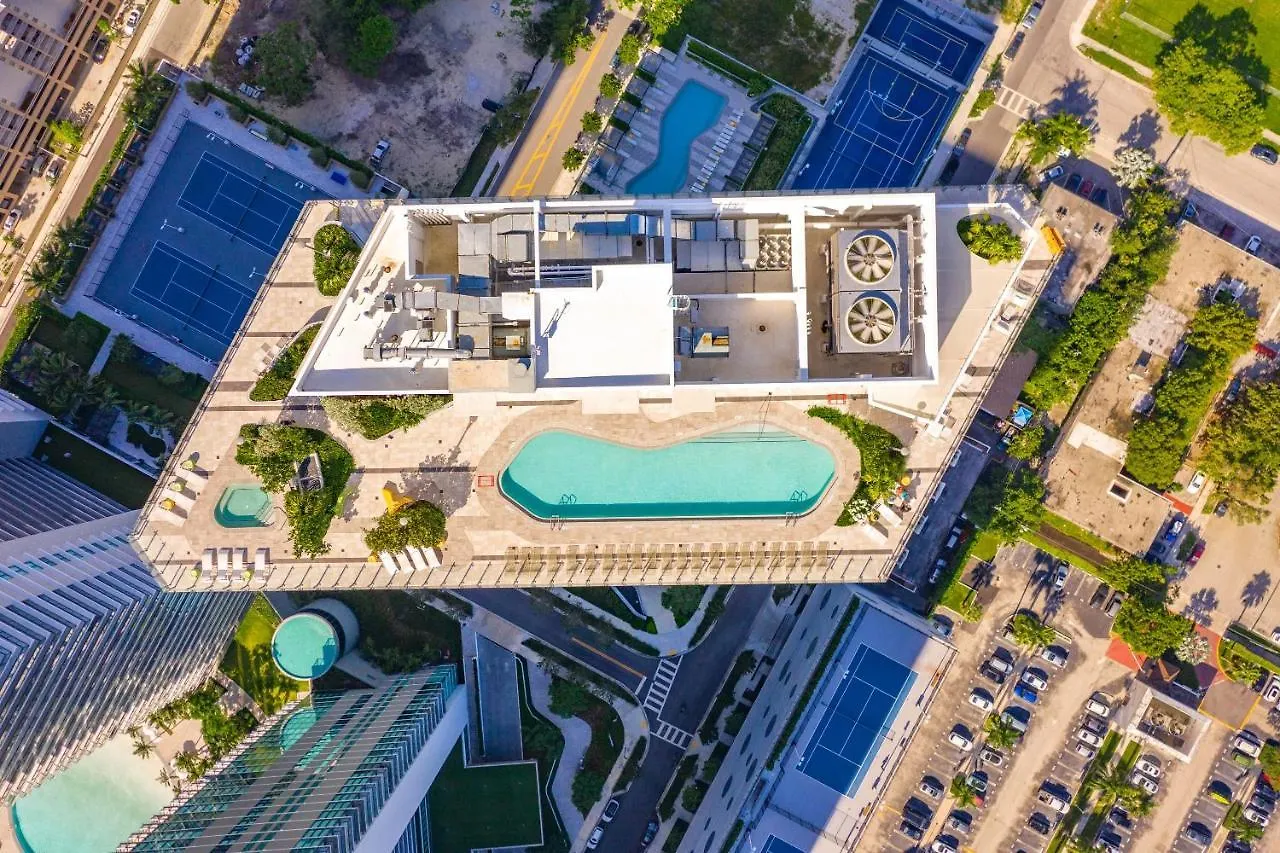Exclusive High-rise In Edgewater *