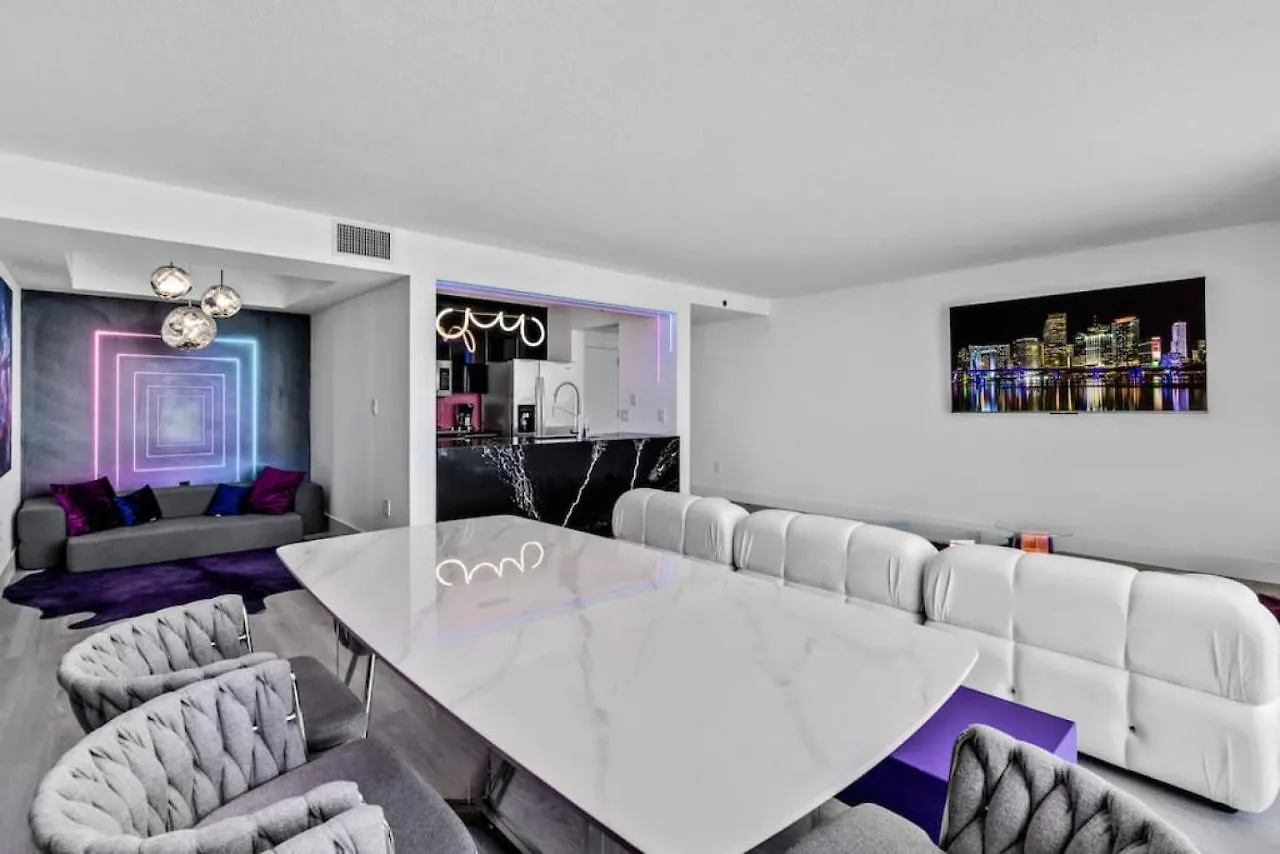 Vice Oceanfront Sky Apartment