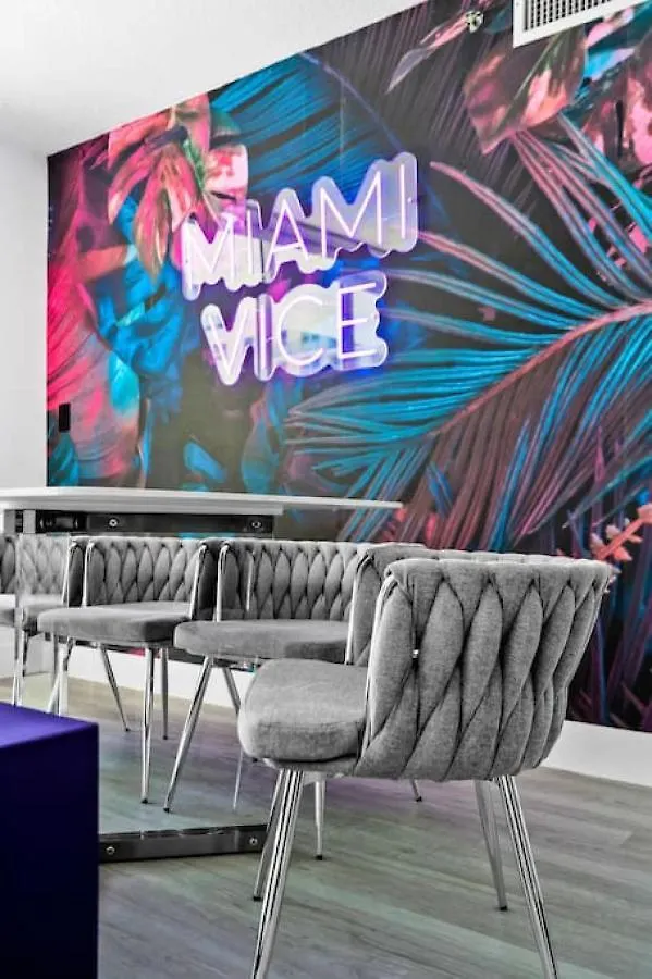 Vice Oceanfront Sky Apartment