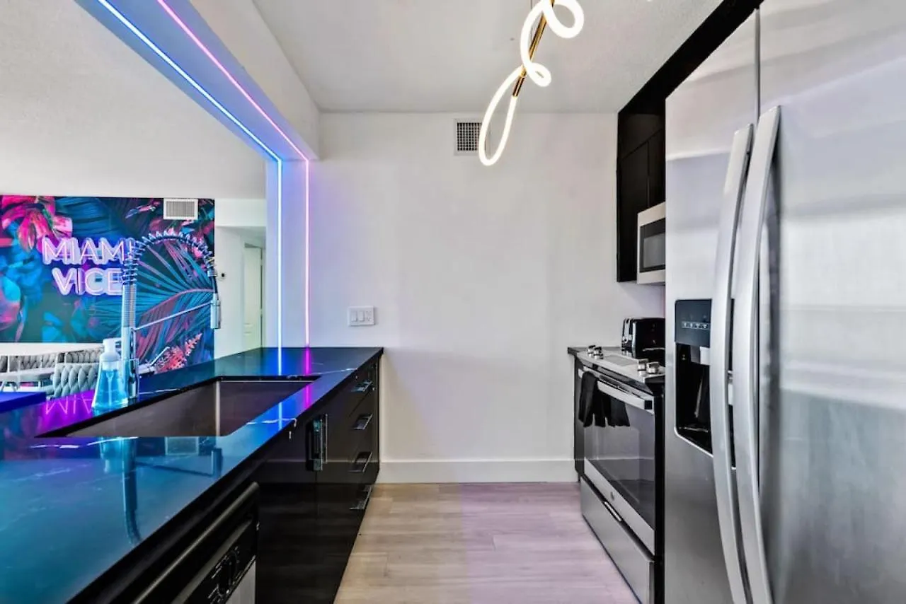 Vice Oceanfront Sky Apartment *