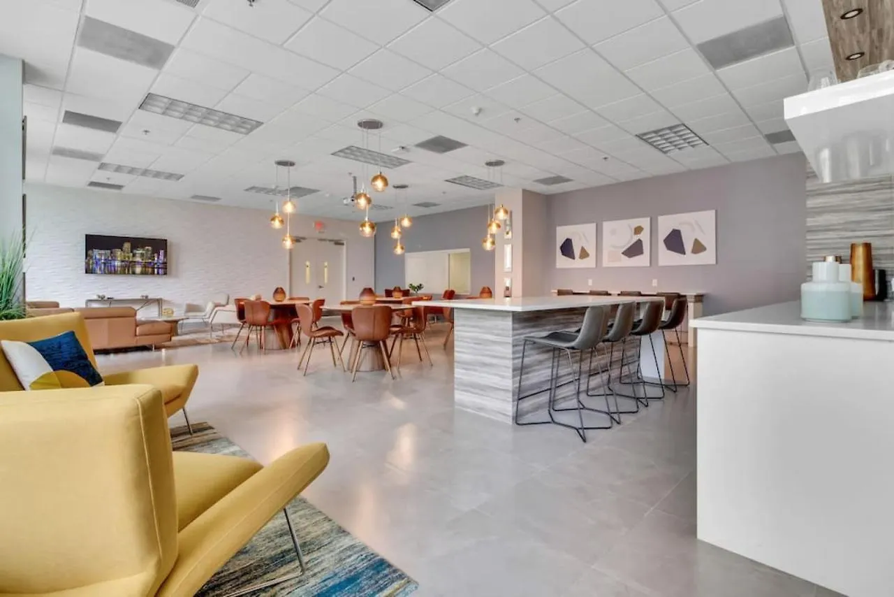 Vice Oceanfront Sky Apartment
