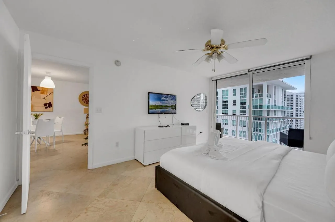 Gorgeous 1br Brickell-freeparking マイアミ