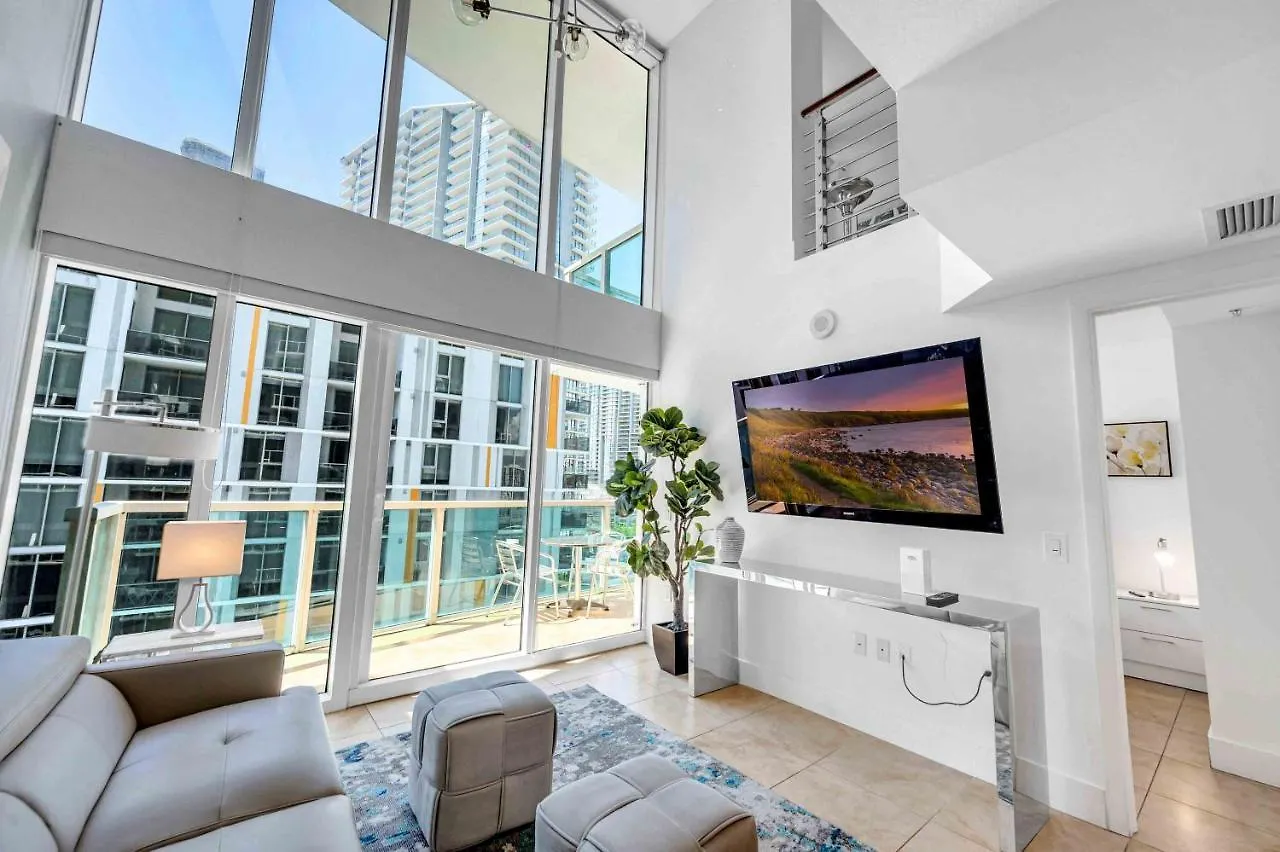 Appartamento *spacious 2br Loft Brickell W/stunning Views* Miami