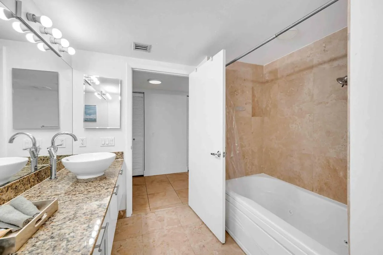 *spacious 2br Loft Brickell W/stunning Views* *