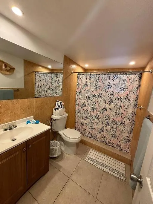 Quiet & Centrally Located House - Private Parking, Laundry And Storage For Luggage Miami