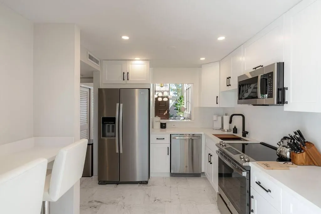 At St Unit A Luxury Pool Villa, Pet Friendly *