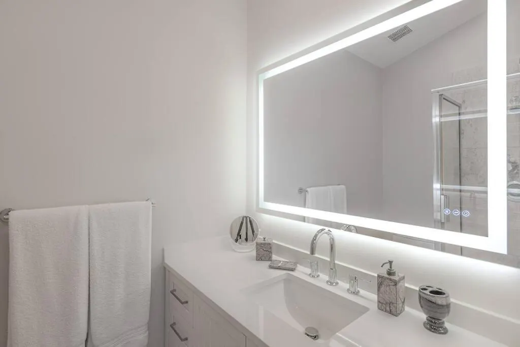 At St Unit A Luxury Pool Villa, Pet Friendly