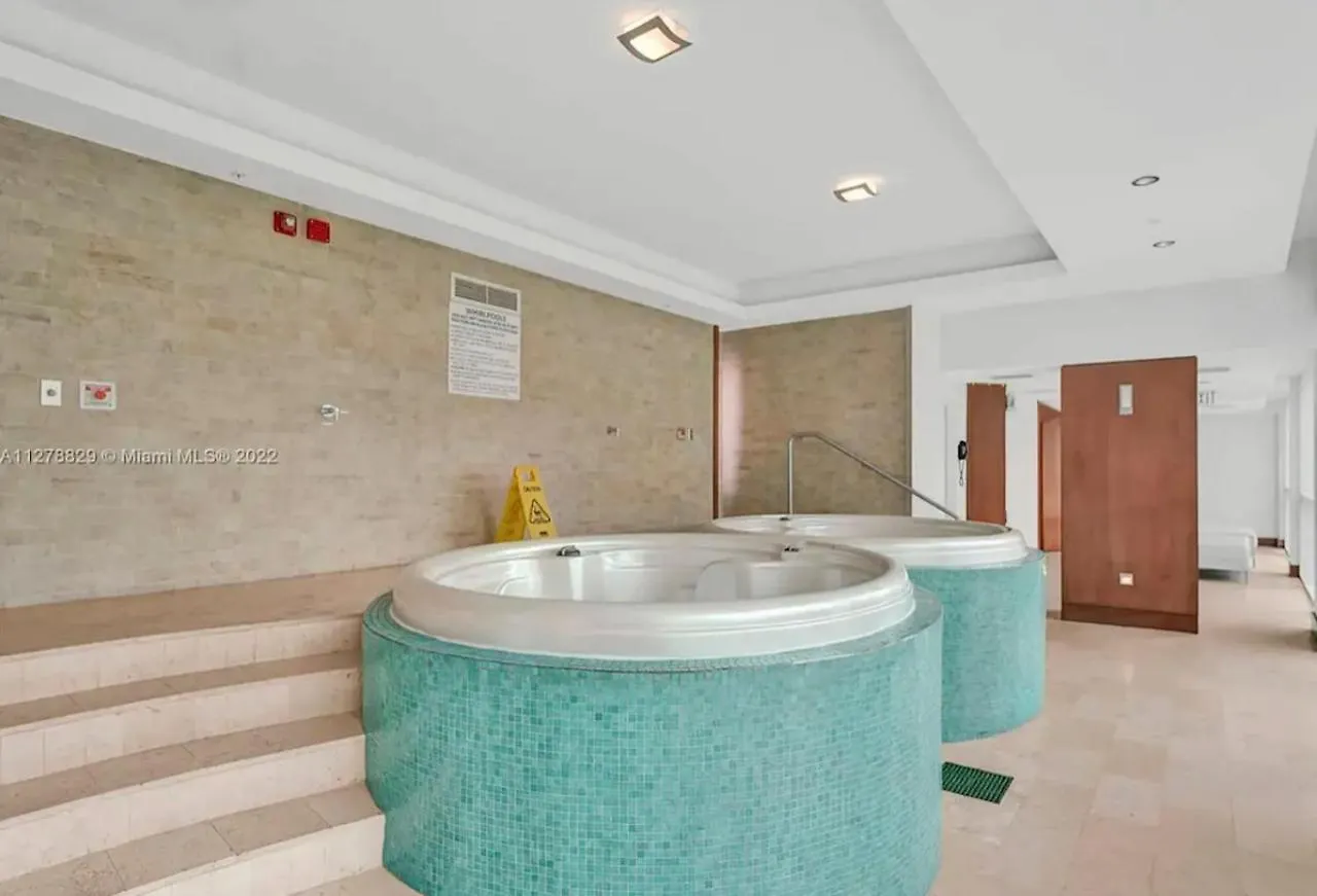 Iconic 2 Bedroom Loft Brickell-stunning Views *