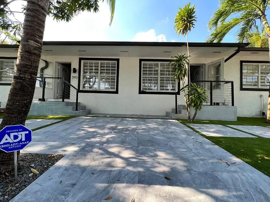 Stylish 3/2 Centrally Located! Apartment Miami
