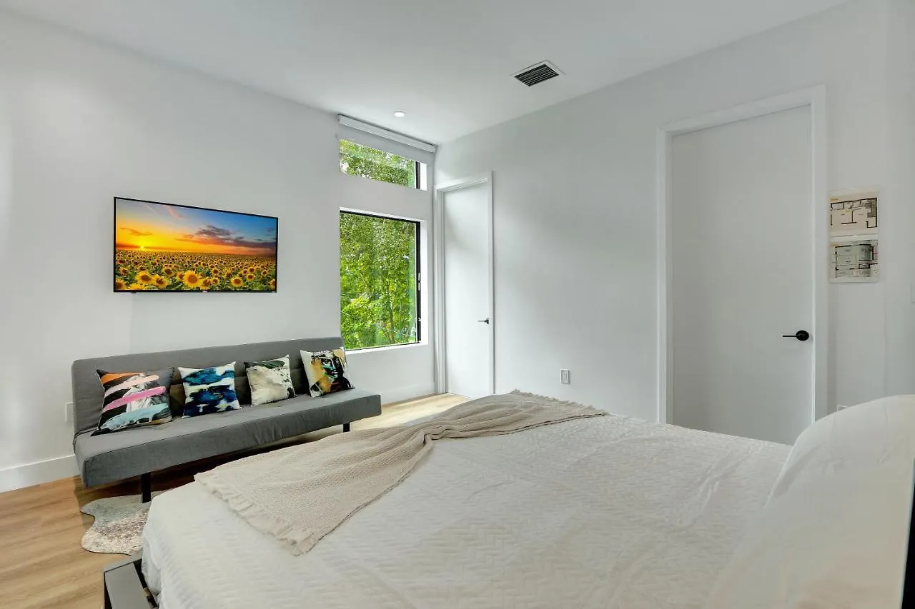 Modern Design And Brand New Furniture * Miami