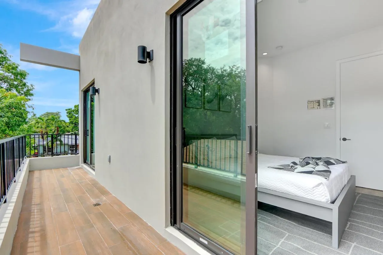 Modern Design And Brand New Furniture * Miami