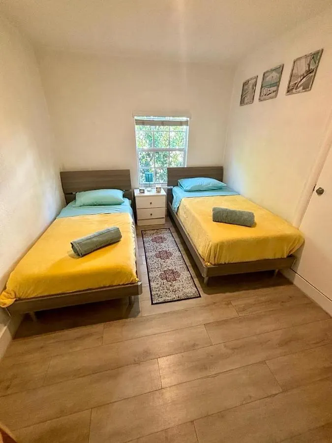 Vibes 2 Bedrooms House *