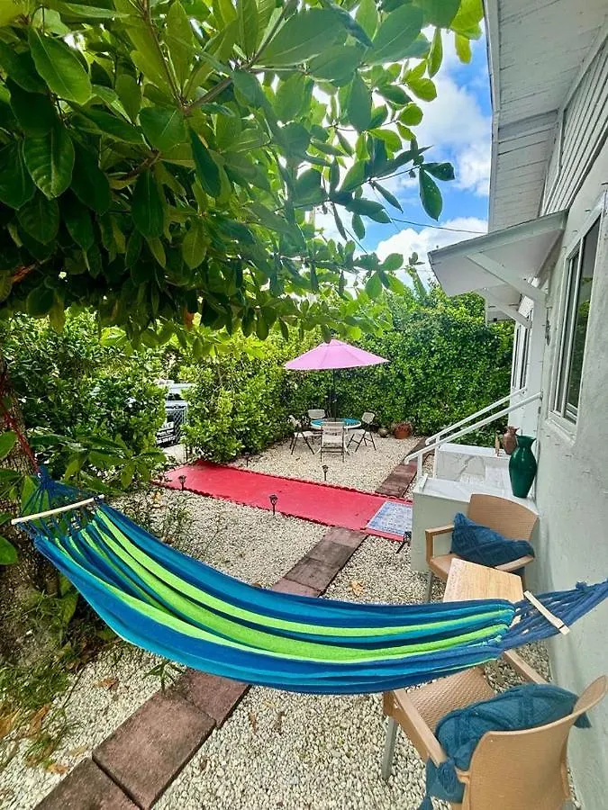 Vibes 2 Bedrooms House Miami