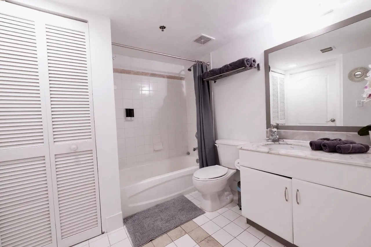 Apartment & Sea View+free Parking Modern