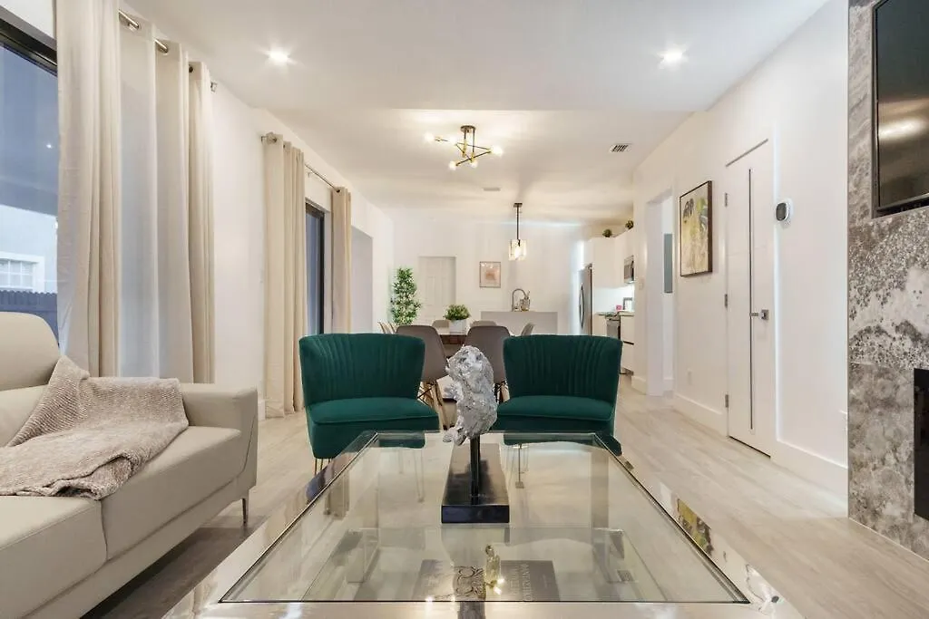 Holiday home Eden In - Pool W/ Theater Pool House Miami