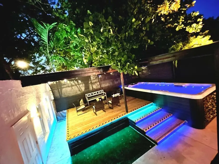 Holiday home Eden In - Pool W/ Theater Pool House