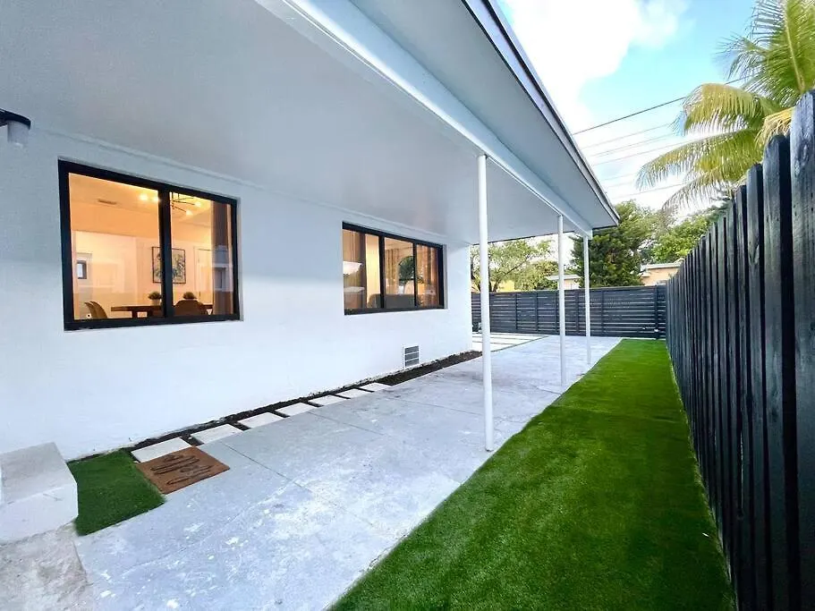 Eden In - Pool W/ Theater Pool House * Miami
