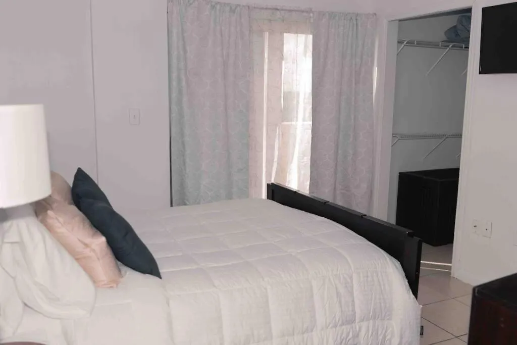 Apartment Newly Renovated 5 Min From Airport