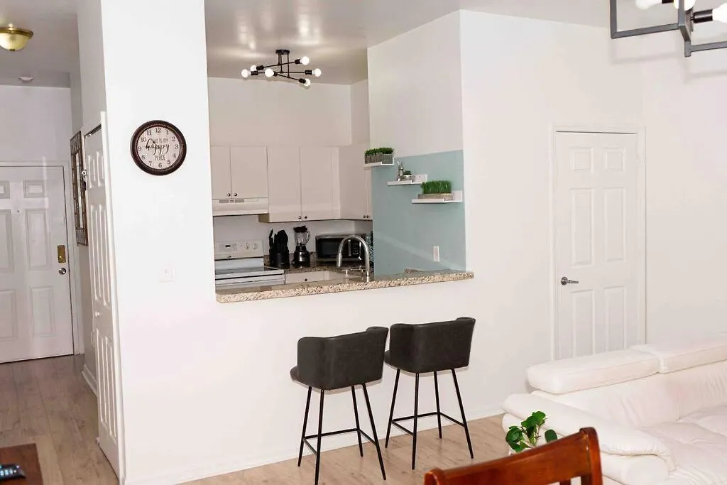 Apartment Newly Renovated 5 Min From Airport