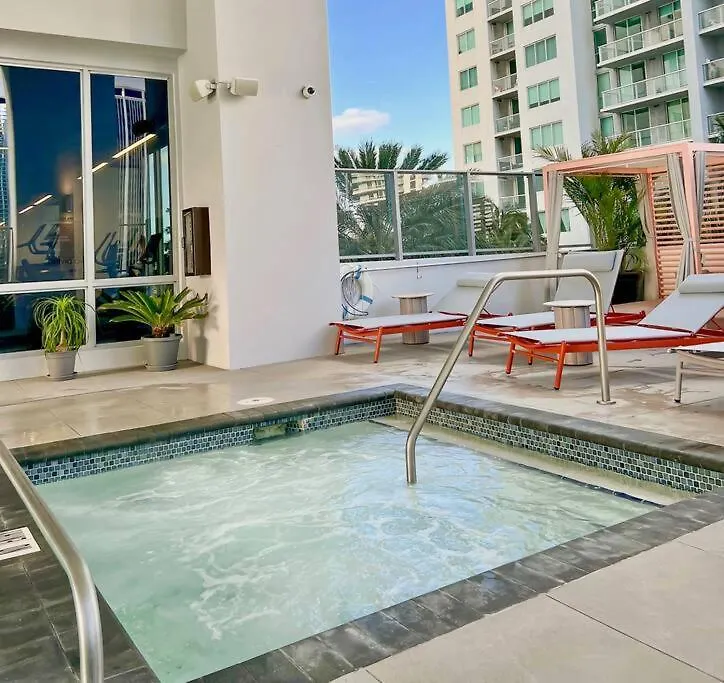 High Town View 1610 ميامي
