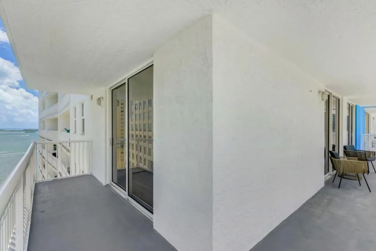 Newly-renovated Corner 3br With Balcony And Pool *