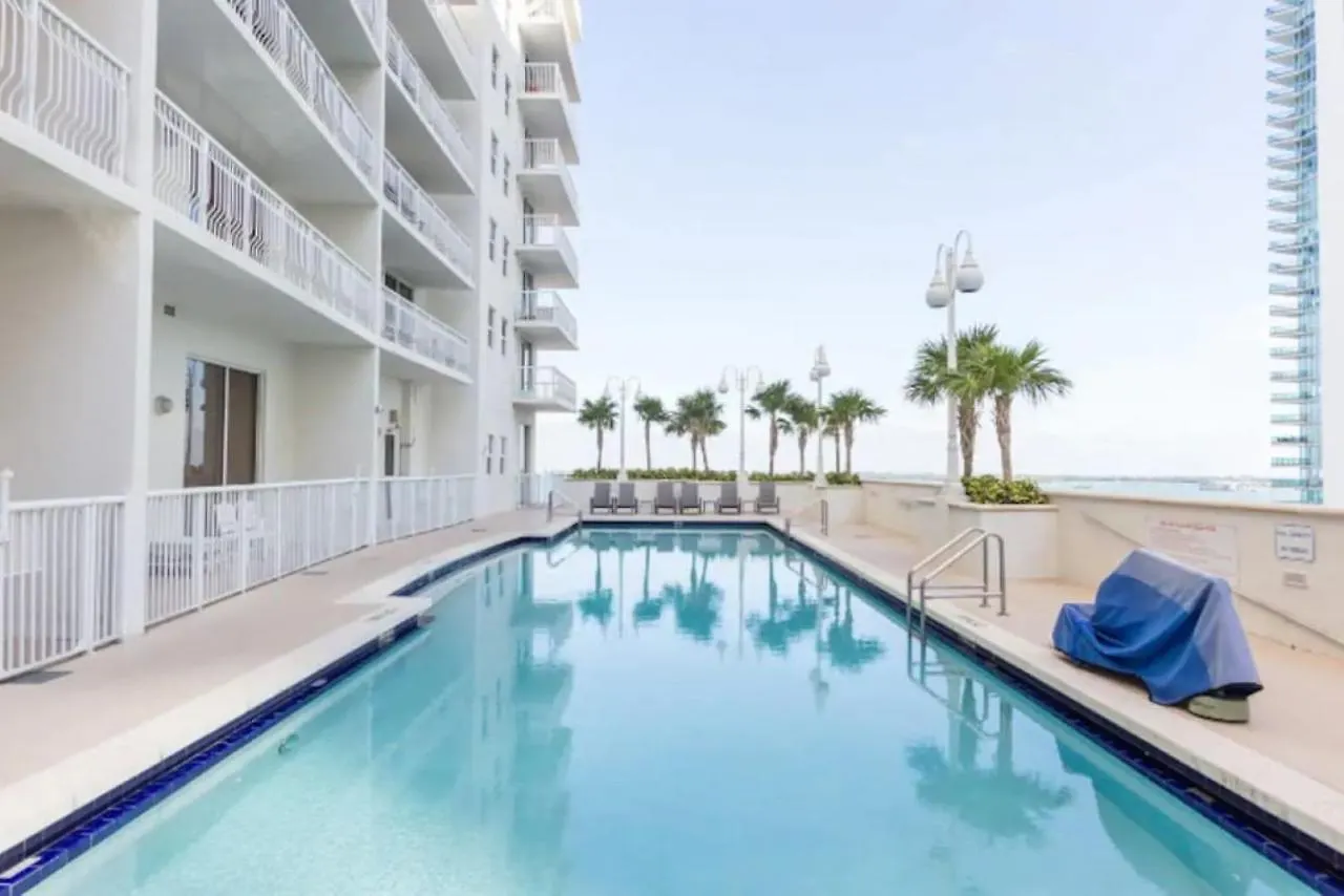 Newly-renovated Corner 3br With Balcony And Pool