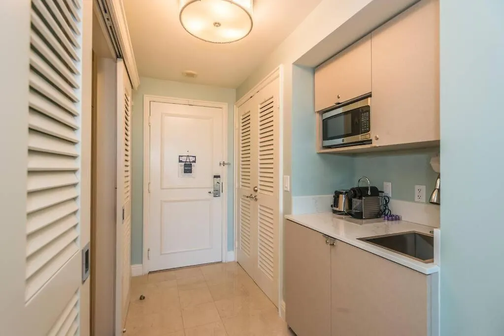 Studio Located At The Ritz Carlton Key Biscayne, Apartment