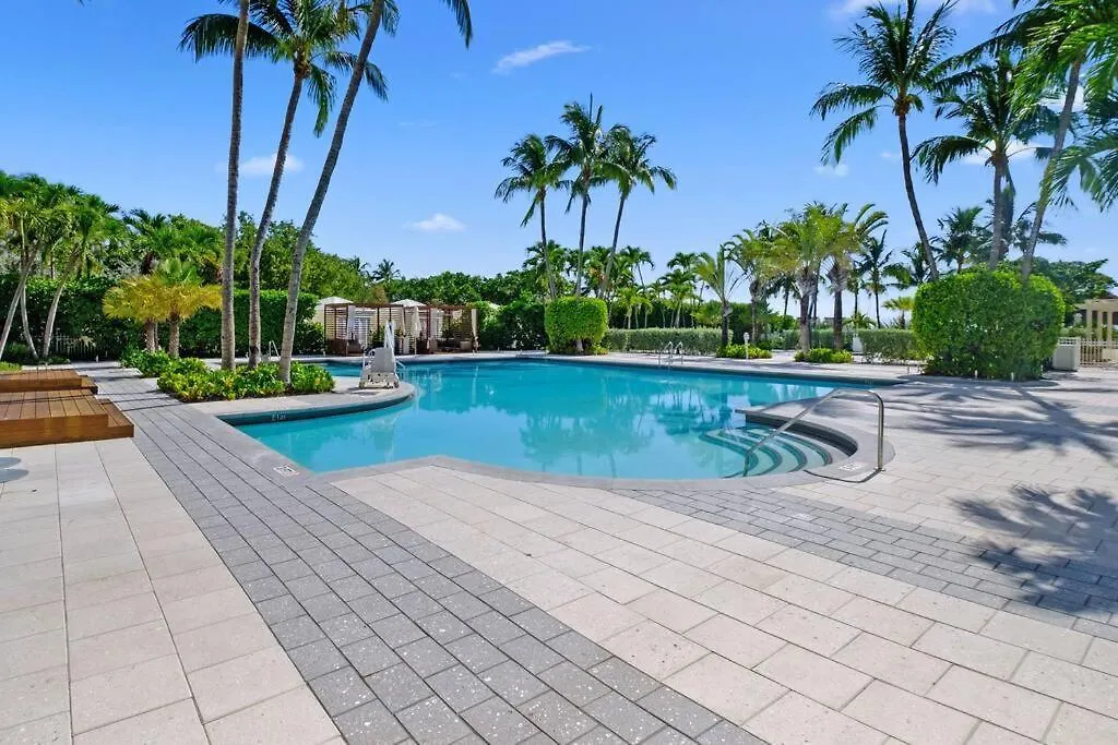 Studio Located At The Ritz Carlton Key Biscayne, Apartment *
