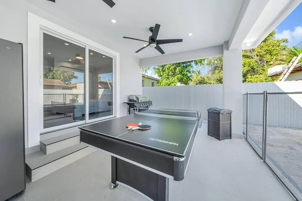 Holiday home 3 2 Family Friendly Brand New W Pool Miami