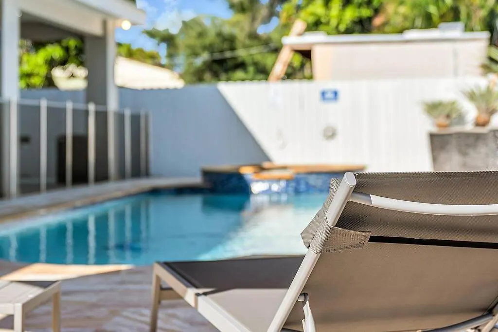 3 2 Family Friendly Brand New W Pool Holiday home