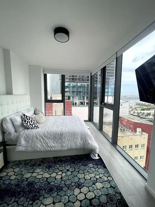 Apartment Luxury 2br Corner Downtown Mia Miami