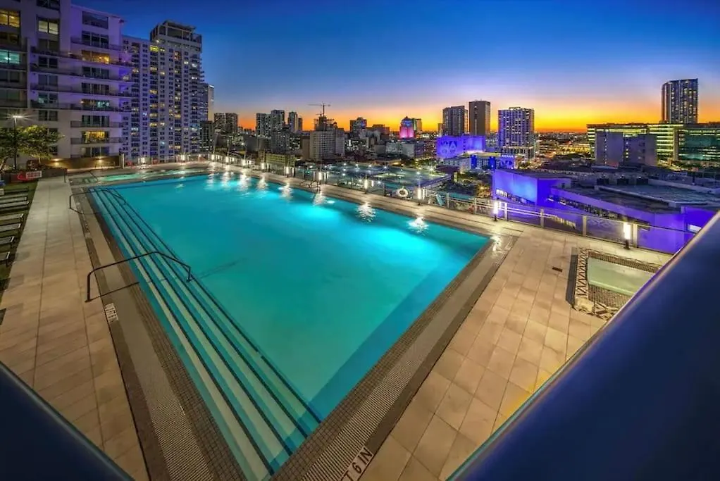 Luxury 2br Corner Downtown Mia Apartment