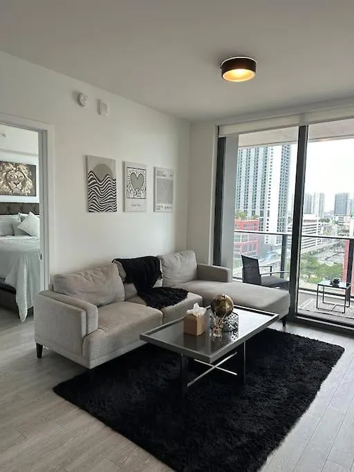 Luxury 2br Corner Downtown Mia