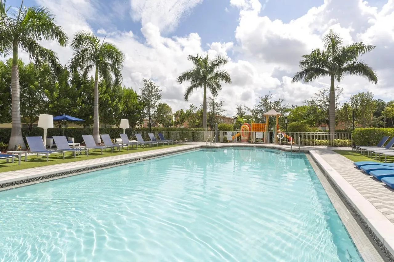 Coral Gables 2br W Wd Pool Gym Near Shops Mia-84 Apartment