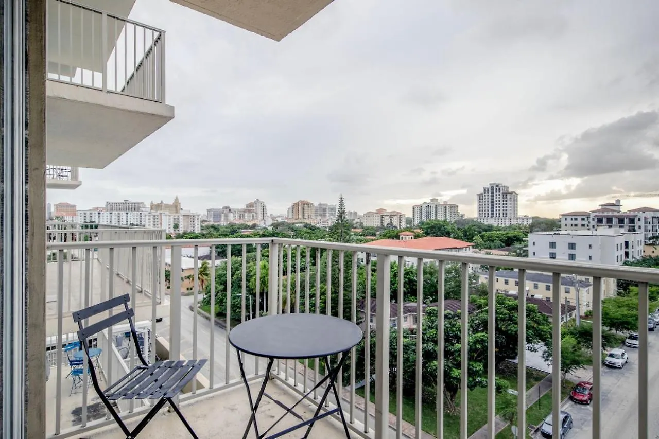 Coral Gables 2br W Wd Pool Gym Near Shops Mia-84 Apartment