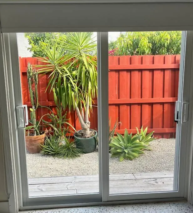 Cozy House Close Brickell Apartment