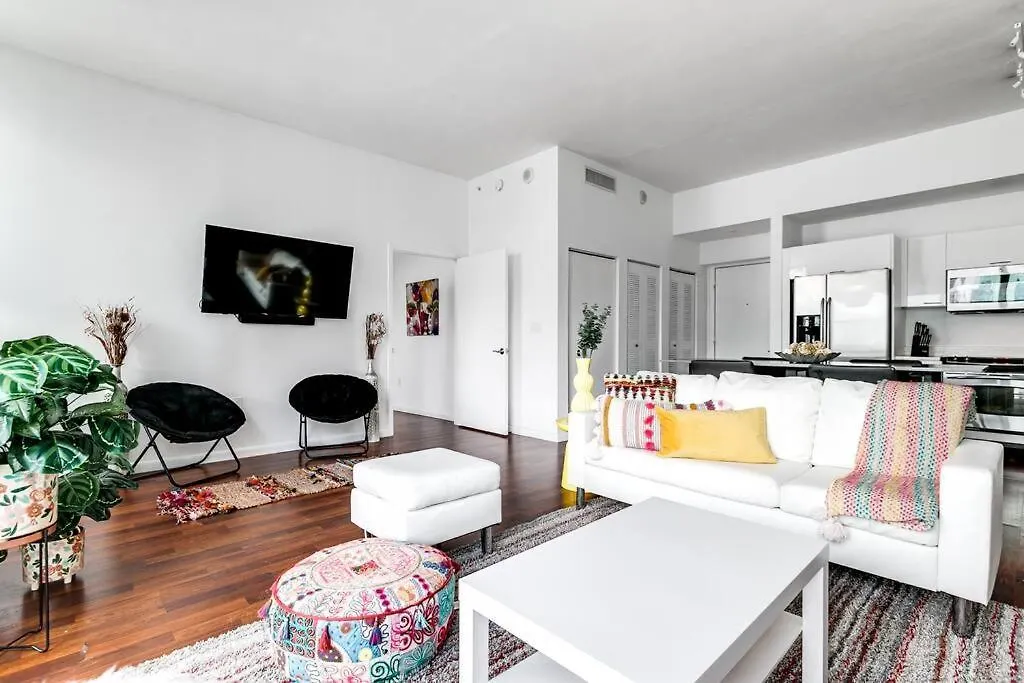Stylish 2br In Downtown View 3208 *