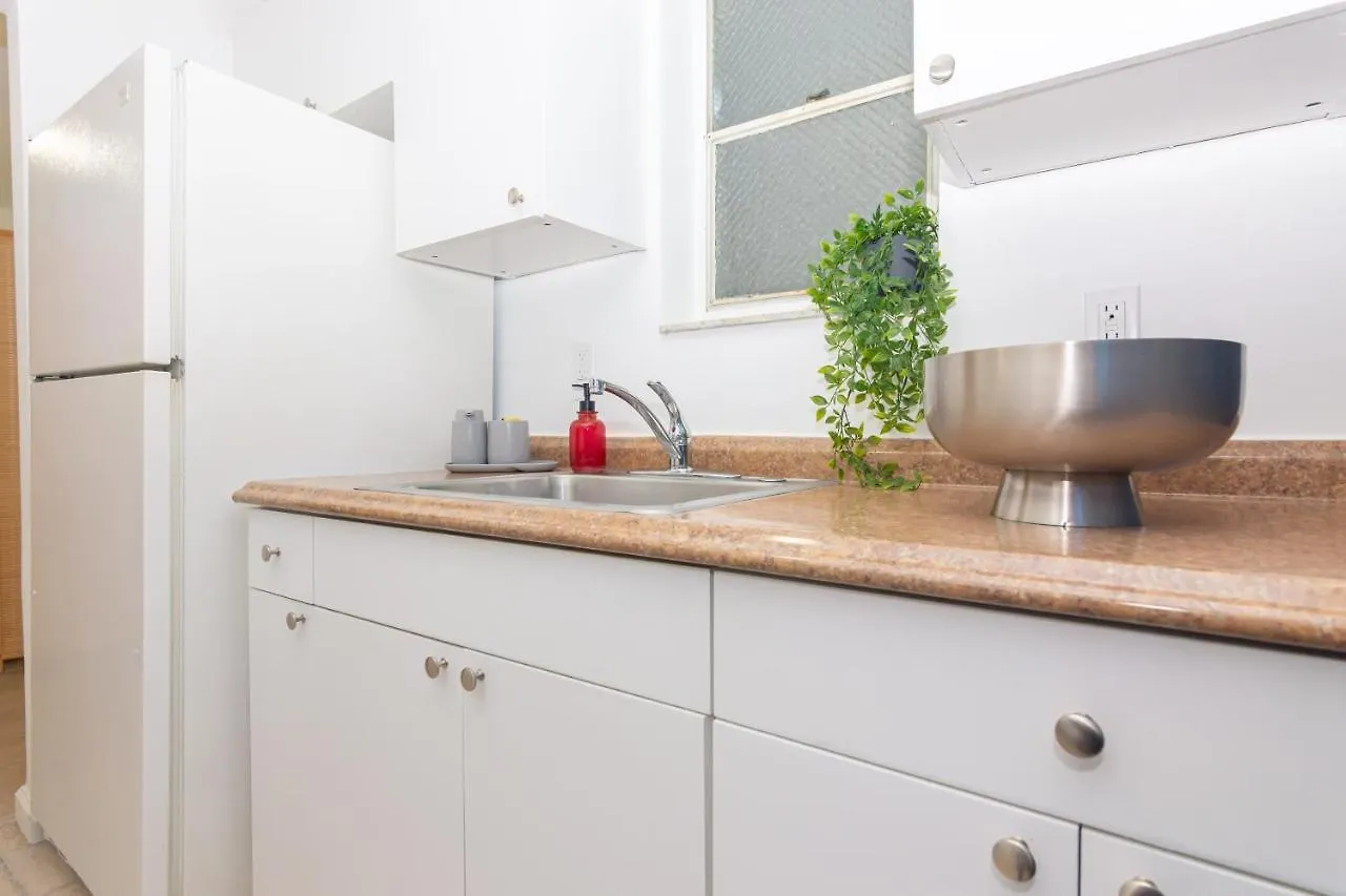 One Bedroom - With Parking & Balcony - Heart Of Wynwood 마이애미