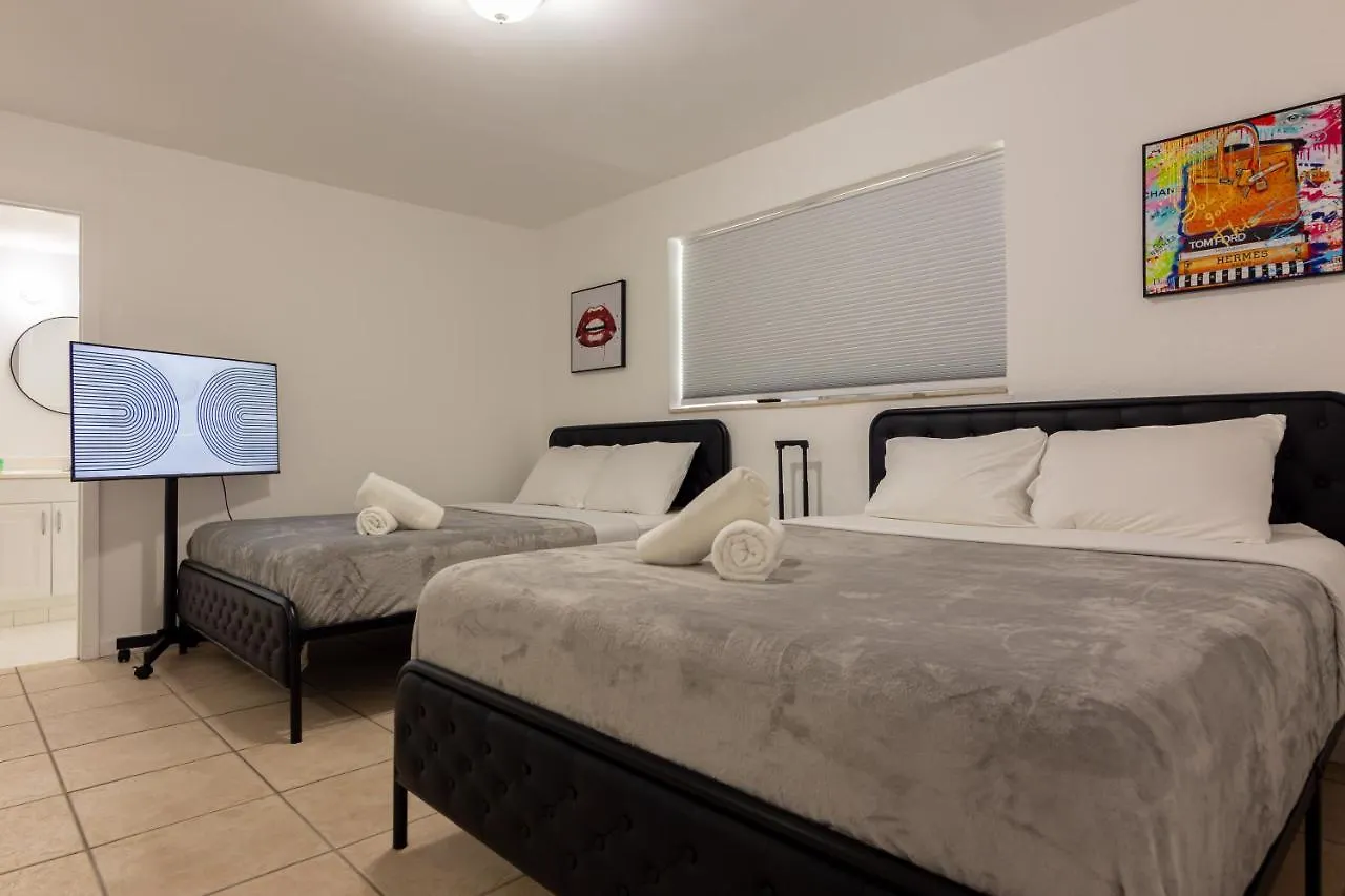 One Bedroom - With Parking & Balcony - Heart Of Wynwood 마이애미