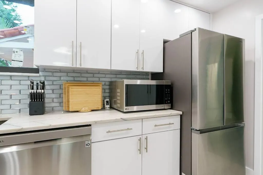 New & Calle Ocho With Arcade! Apartment