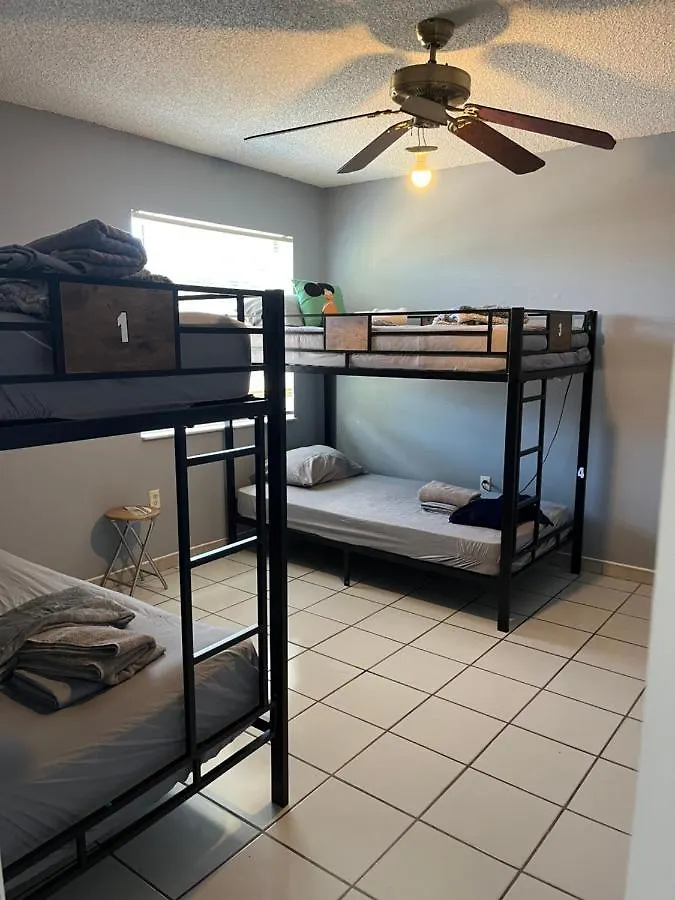Little Havana Hostel *