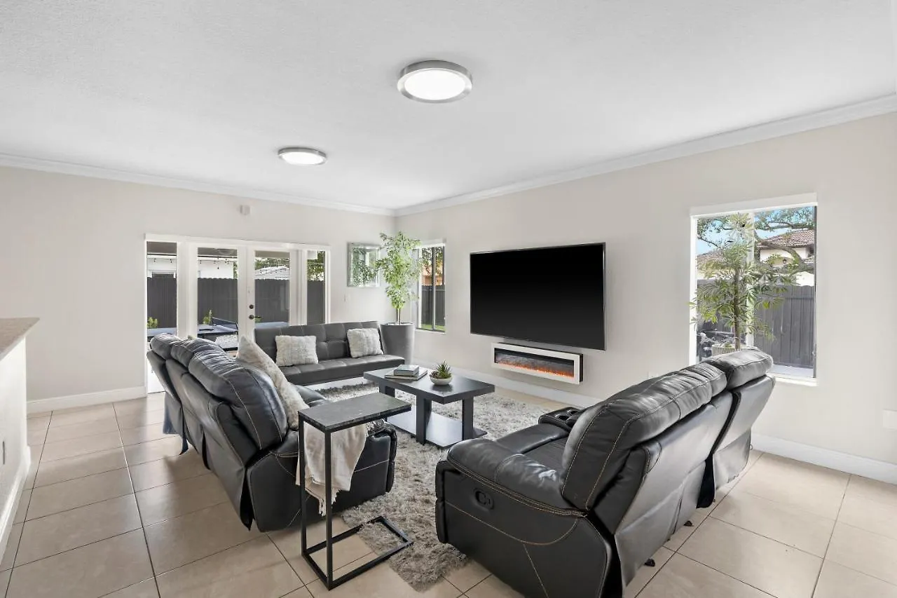 Villa Blanca 4bd Mega W Games Bbq And *