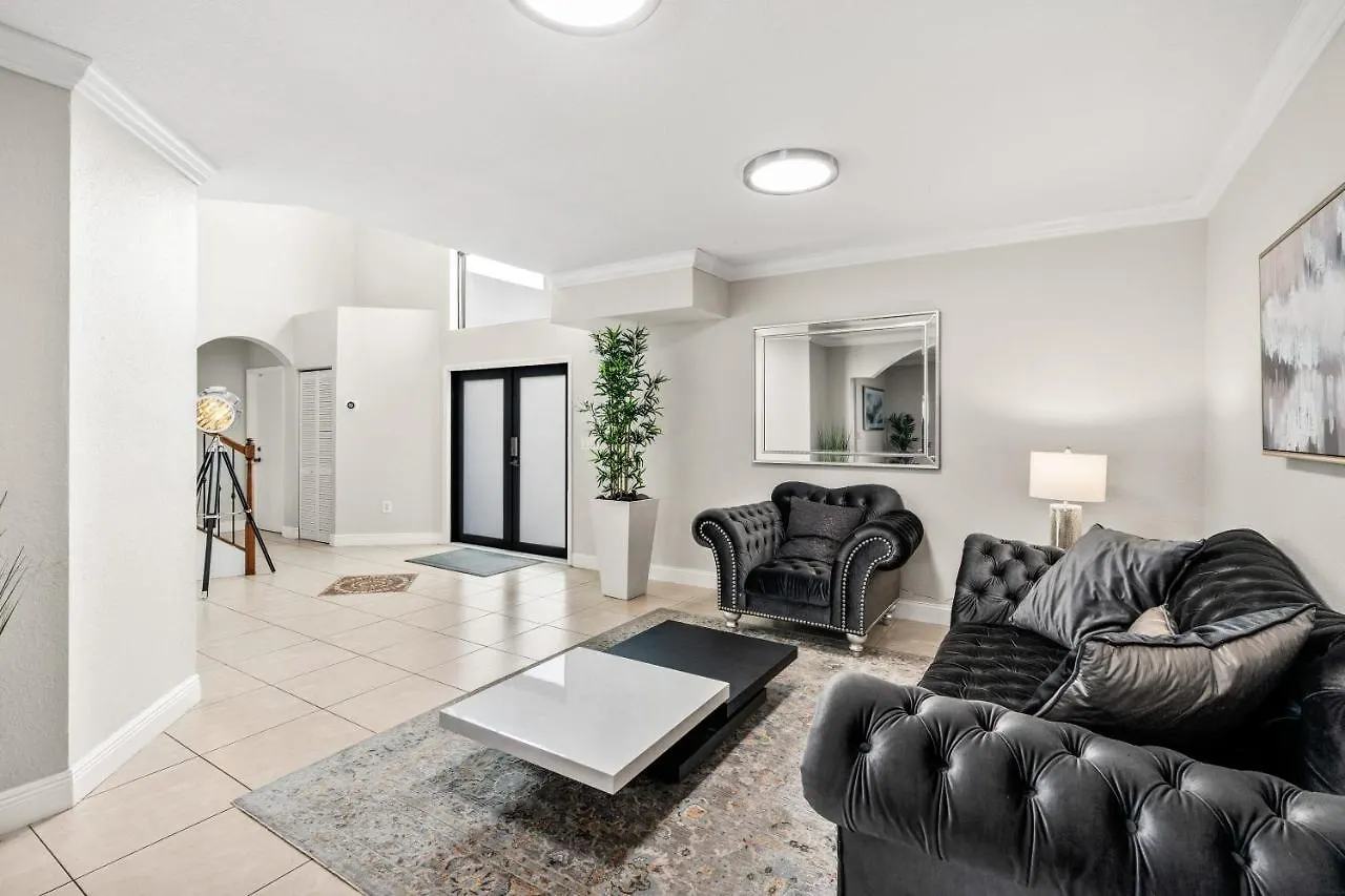 Villa Blanca 4bd Mega W Games Bbq And