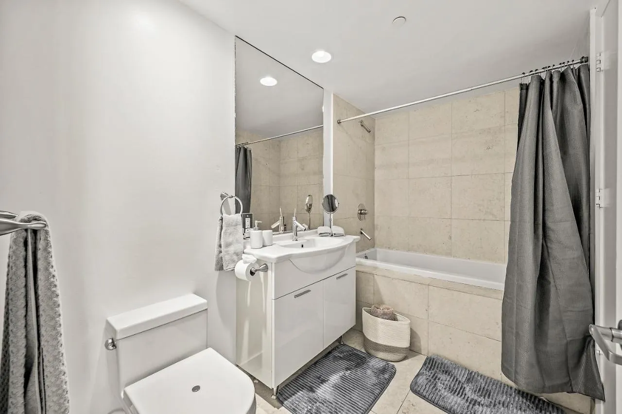 Icon Brickell • High Floor • Bay & Pool View Free *