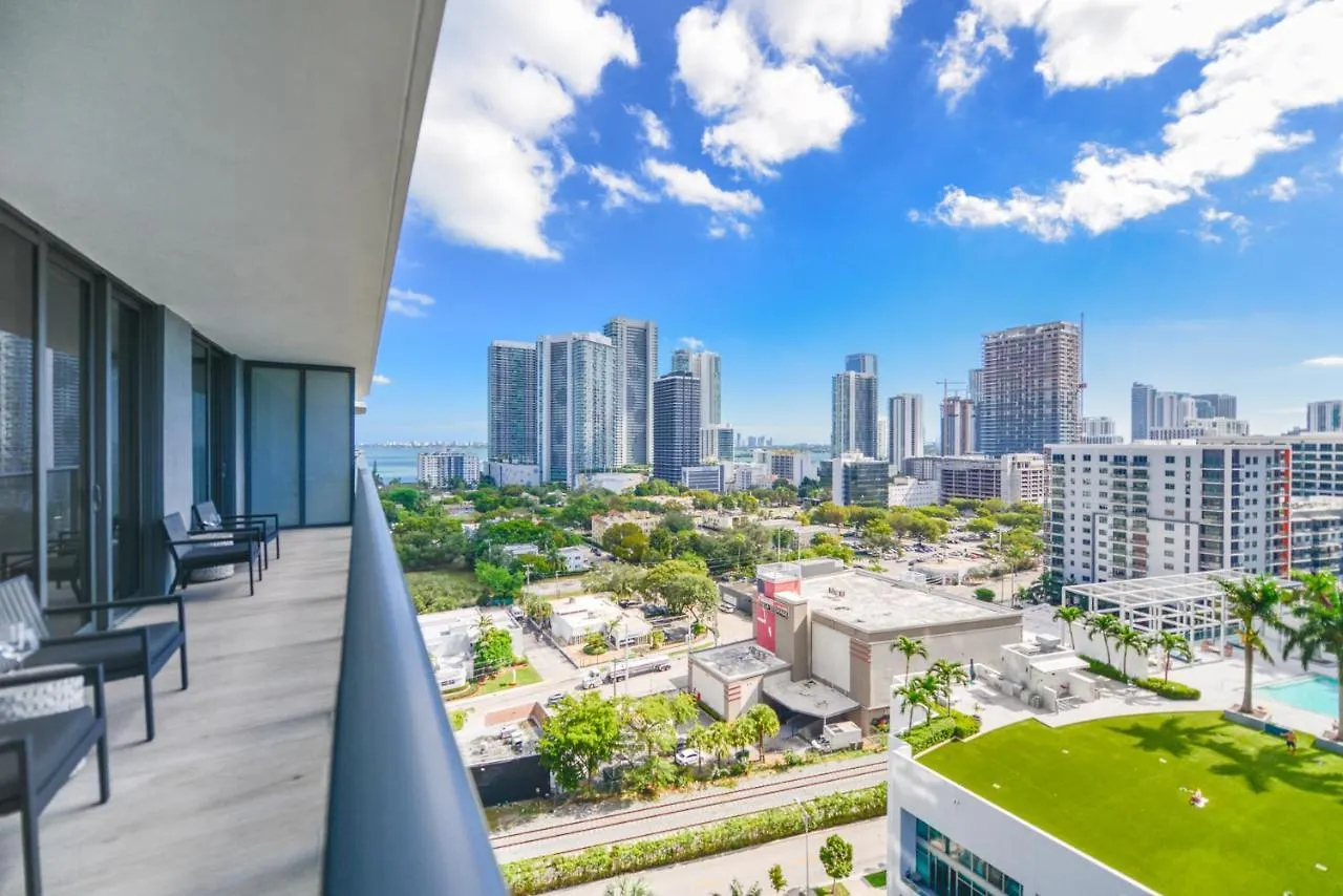 Unwind In Your Amazing View Apartment Miami