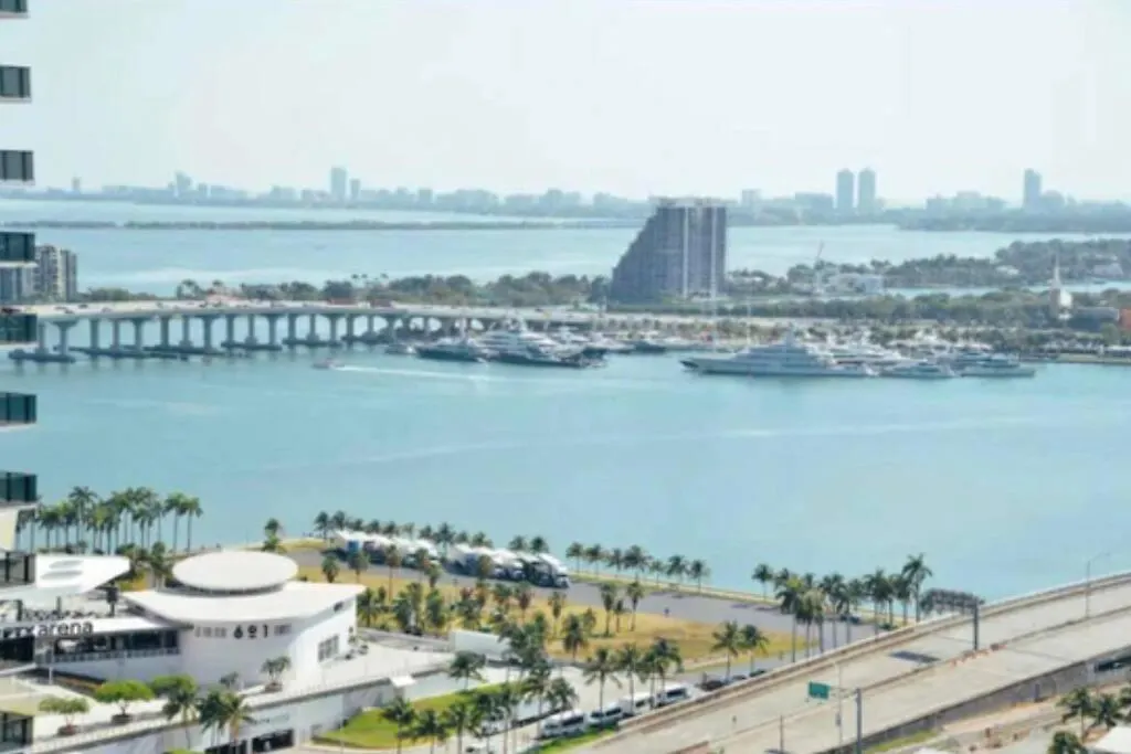 Vibrant Studio Downtown * Miami