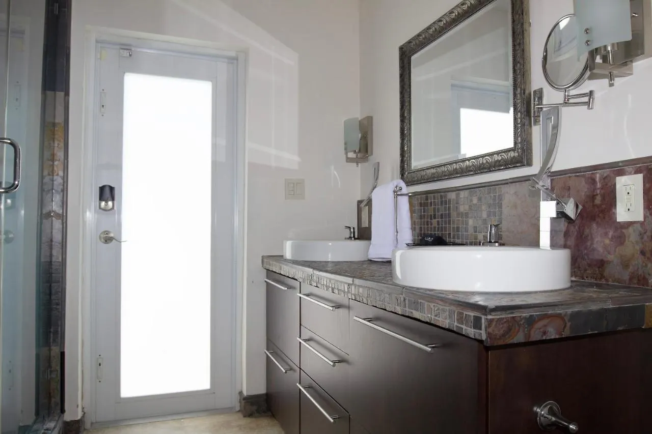 Dreampoolhousemiami