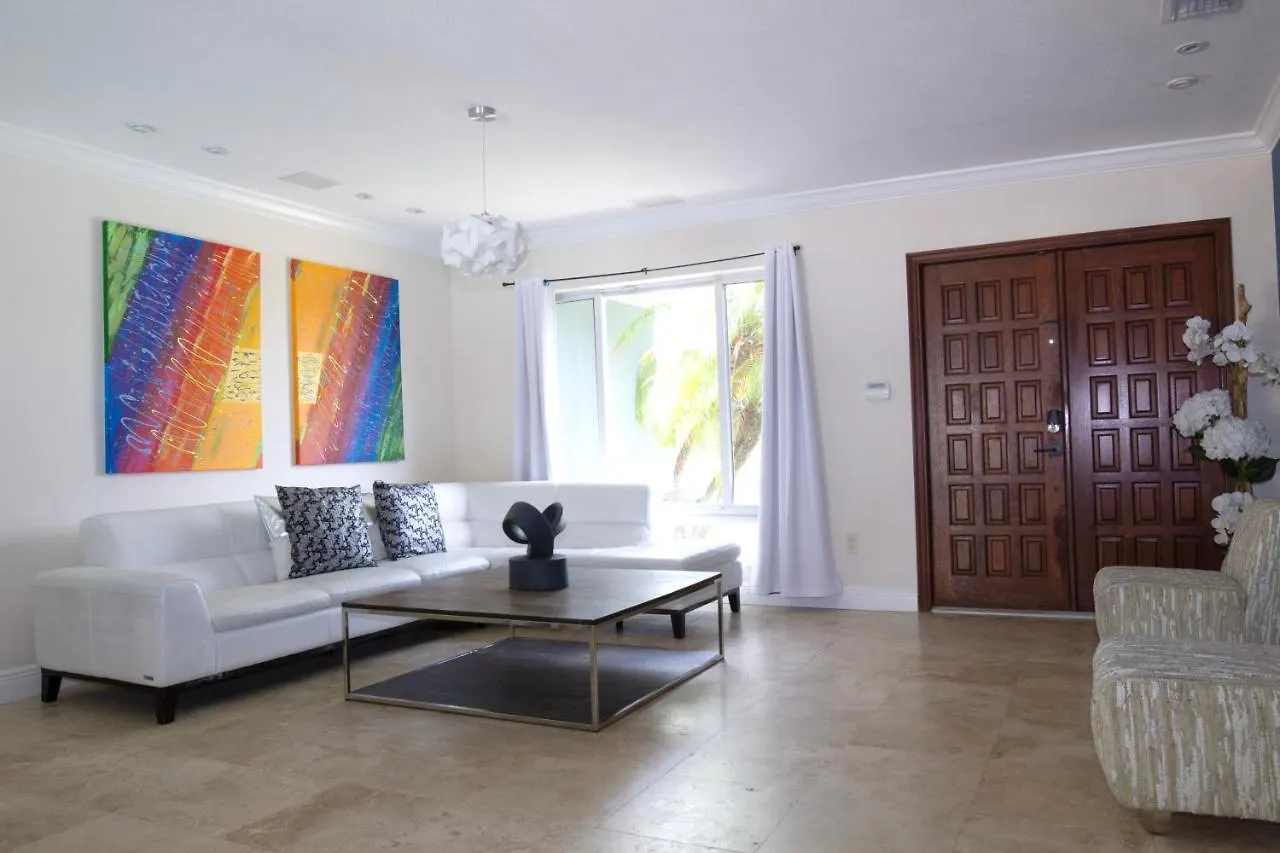 Dreampoolhousemiami