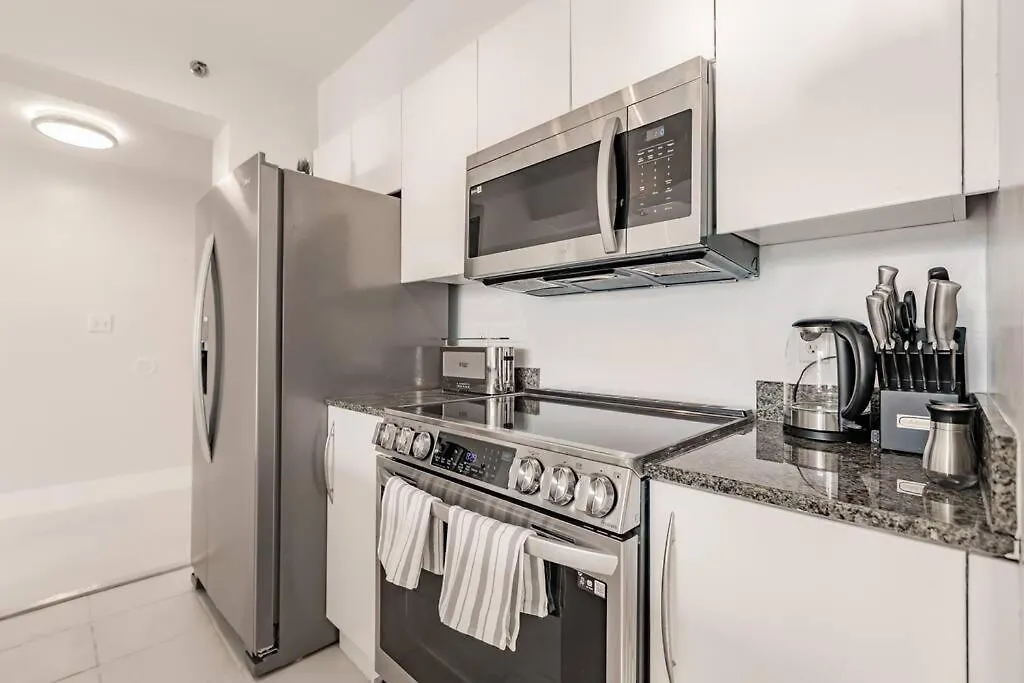Upscale Brickell 3 Bedroom With Water Views And Free Parking Apartment